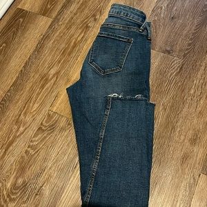 Old Navy rockstar super skinny frayed hem jeans